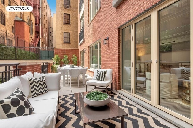 40 E 72nd St, New York, NY 10021 - photo 2