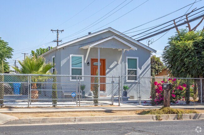 Cottage homes can be found in the older areas of East Madera.