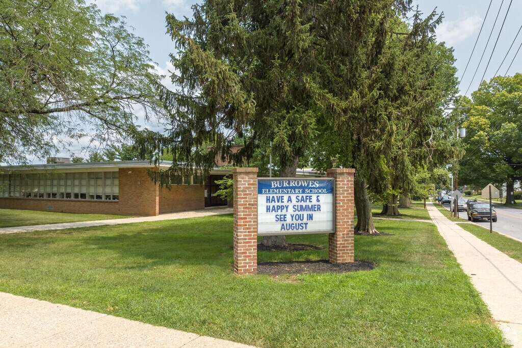 Burrowes Elementary School is located at 1001 E Orange St, Lancaster, PA 17602-3215
