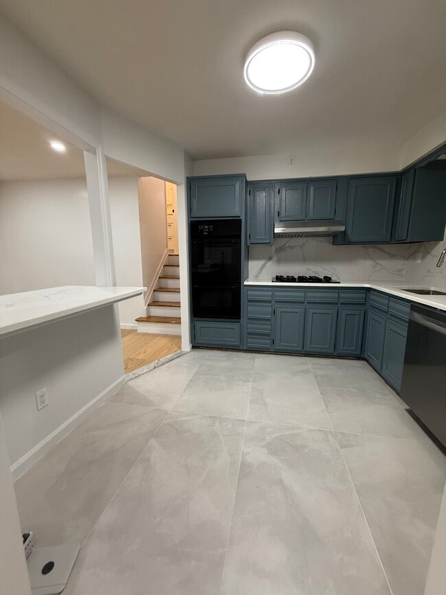 30 Bay 37th St unit 3, Brooklyn, NY 11214 - photo 2