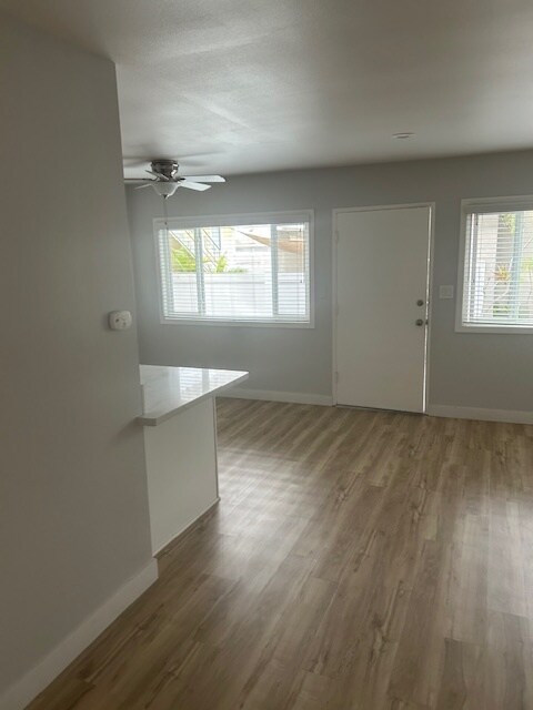 Living room/dining area