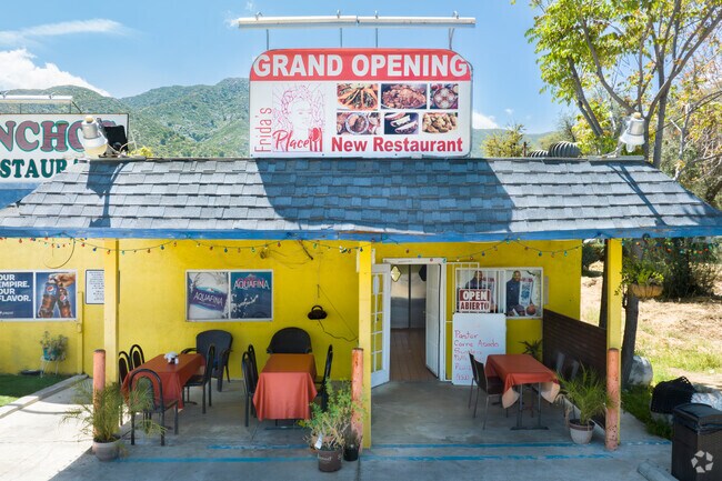 Outdoor seating available on a sunny afternoon at Frida's place in Lakeland Village CA.