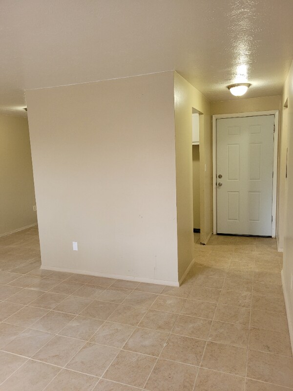 14815-14835 Euclid Ave unit 14815-204, East Cleveland, OH 44112 - photo 3