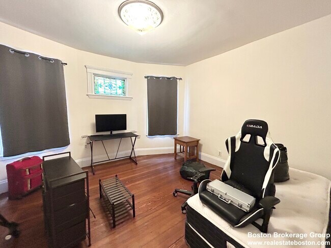 692 Columbia Rd unit 2, Dorchester, MA 02125 - photo 6