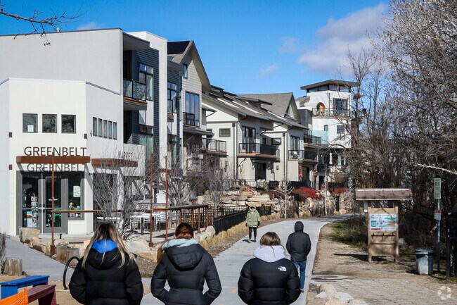The Boise River Greenbelt is just steps away from Central Rim residents.