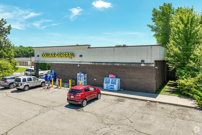 Stop in to the Dundee Dollar General for any household items you may need.