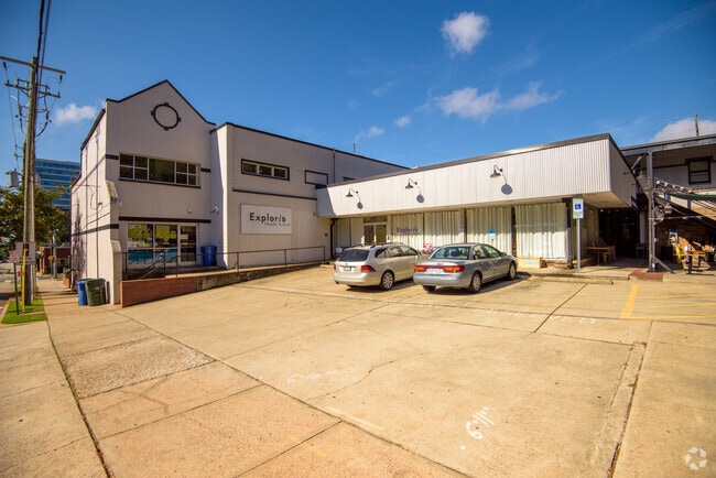 Exploris Middle School offers limited parking on-site.