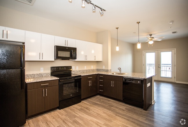 The Pad on Harvard, Atlanta, GA 30337 - photo 7