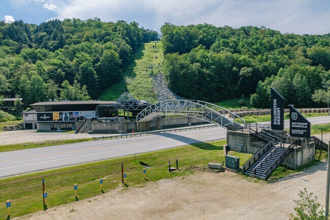 Killington Resort is near Bridgewater allowing for residents to enjoy outdoor mountain activities.