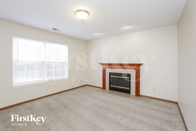 6602 Hazelhatch Dr, Indianapolis, IN 46268 - photo 3