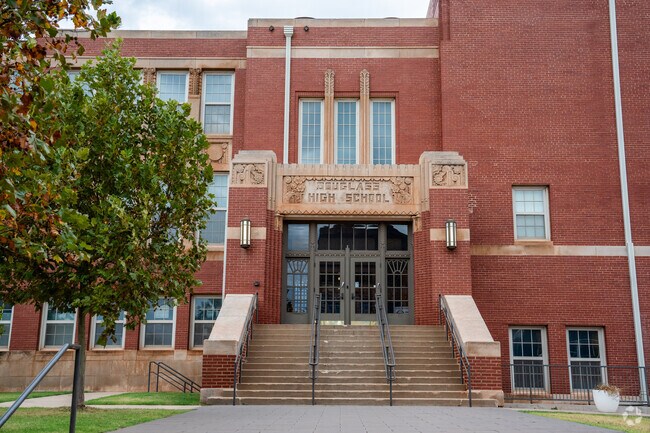 The front of the original Douglas high school in John F Kennedy.