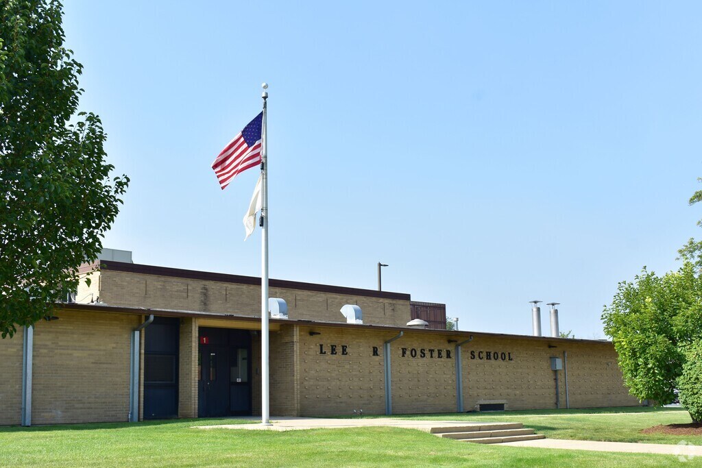 Lee R Foster Elementary School serves students in the Oak Forest community.