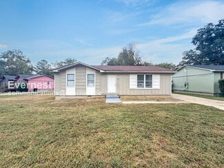 1560 Meadow Ln, Birmingham, AL 35228