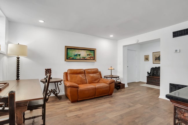 121 W Hall St unit C, Savannah, GA 31401 - photo 4