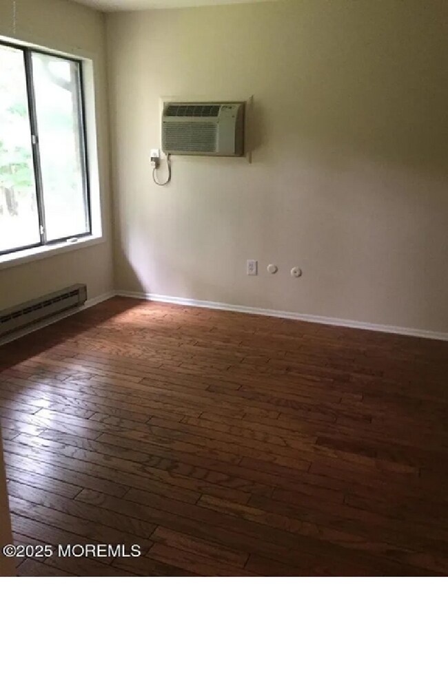 84 Amberly Dr unit J, Manalapan, NJ 07726 - photo 4