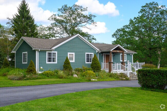 Though much of Cragsmoor is historic, some more recently built houses are spread throughout.