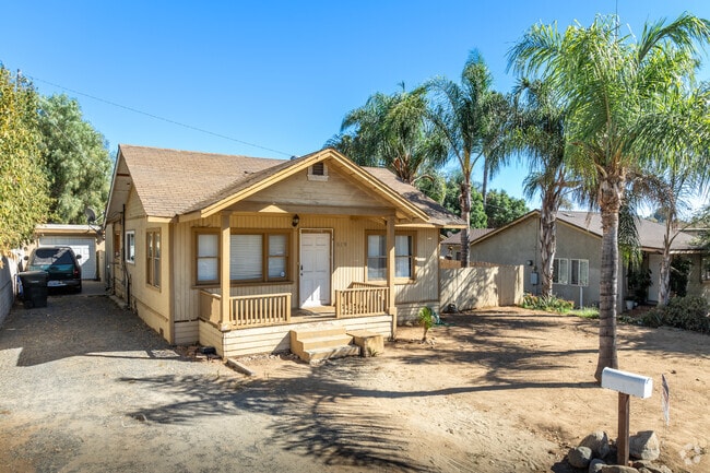 Discover charming, smaller historic homes near downtown Fallbrook.