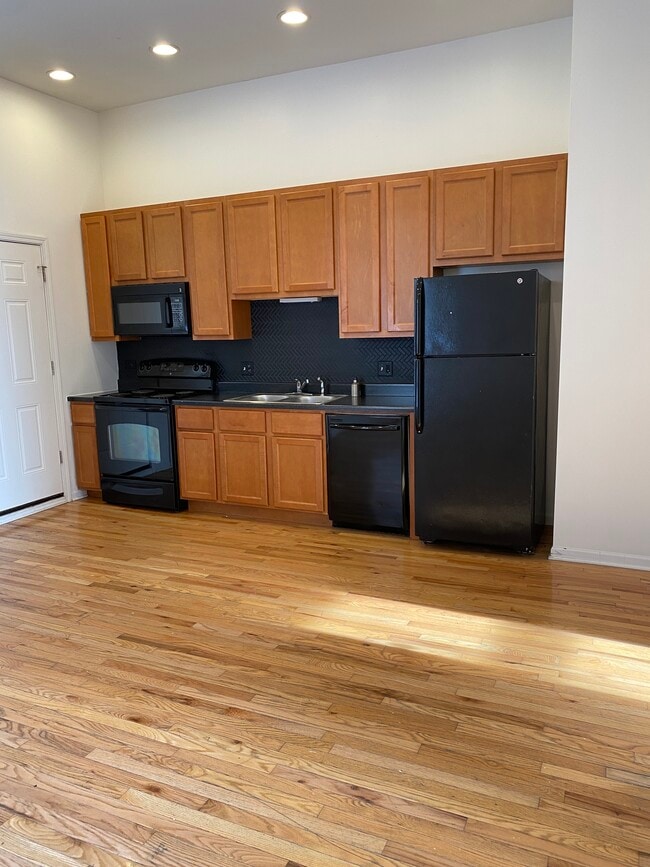 2712 W North Ave unit 2F, Chicago, IL 60647 - photo 2