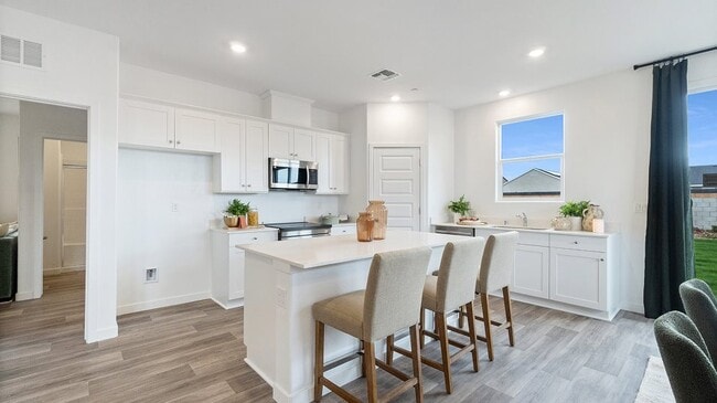 3102 Lone Cedar Way, Shafter, CA 93263 - photo 2