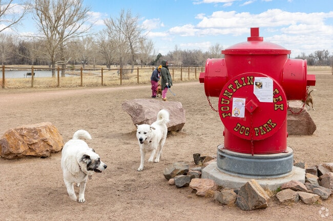 Nearby Fountain Creek Regional Park includes a dog park.