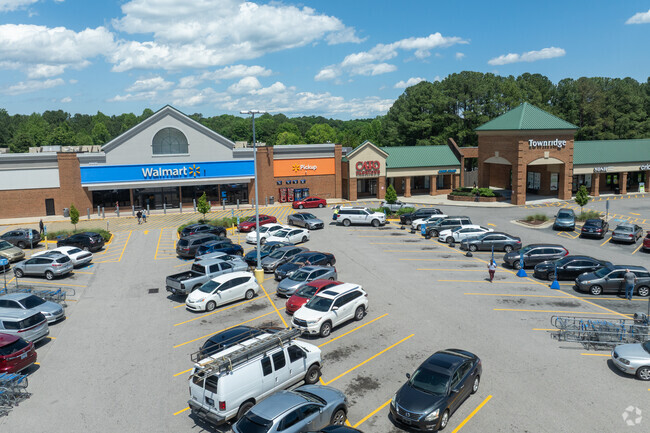 Brookhaven is a few miles from shopping centers and shopping malls.