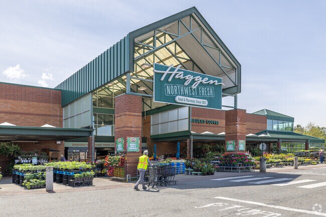 The locally owned grocery store chain Haggens is a short drive away from Lake McMurray.