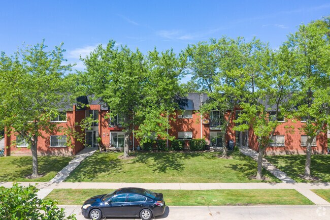 Circle Hill Apartments, Arlington Heights, IL 60004 - photo 6