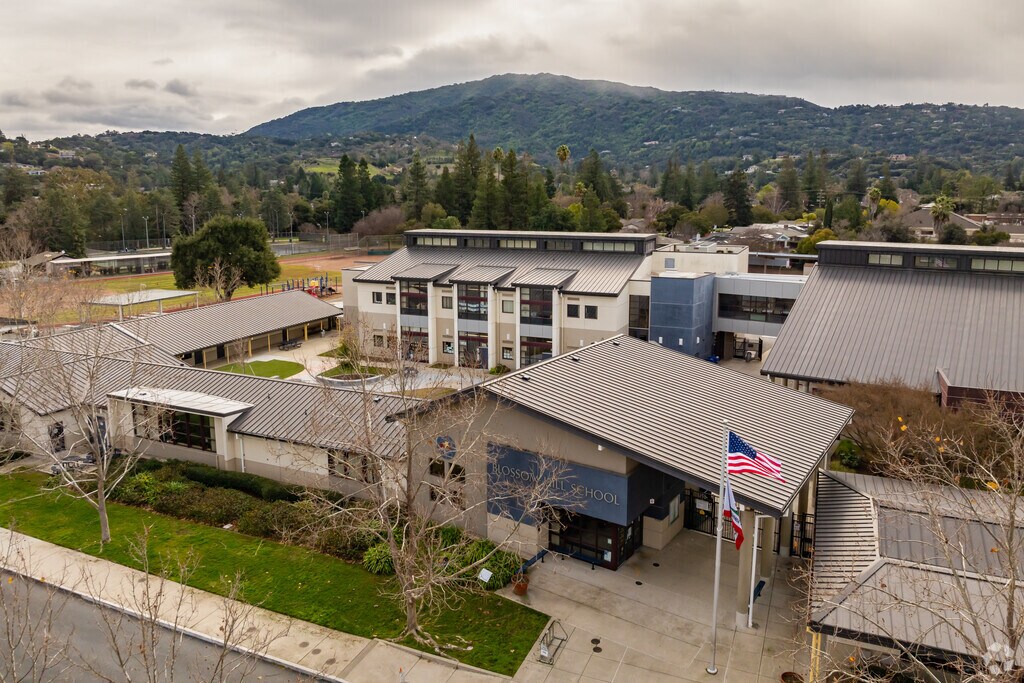 Blossom Hill Elementary School is rated an A by Niche.com!