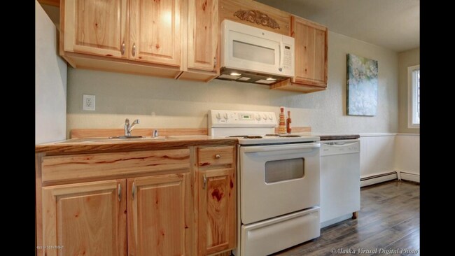 1330 Nelchina St unit 1348NelchinaSt, Anchorage, AK 99501 - photo 4