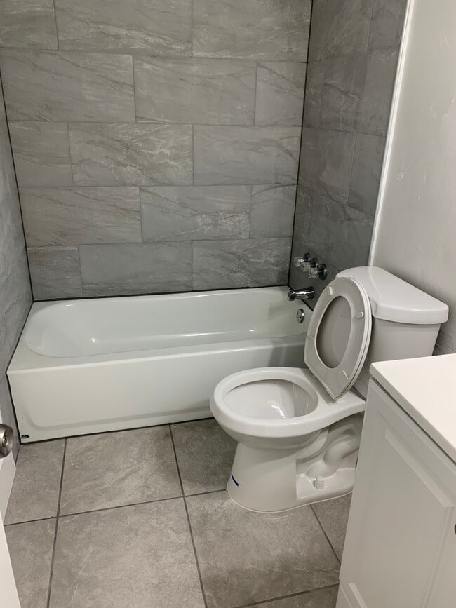 Point South unit Point South Unit, Miami, FL 33157 - photo 3