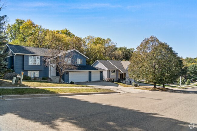 Pine Ridge offers quiet, tree-lined streets and spacious suburban homes in a peaceful setting.Pi