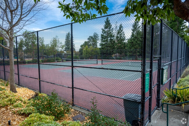 La Entrada Middle School has excellent facilities for its students to enjoy in Portola Valley.