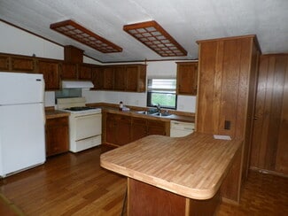 5 Marlene Dr, Ledyard, CT 06339