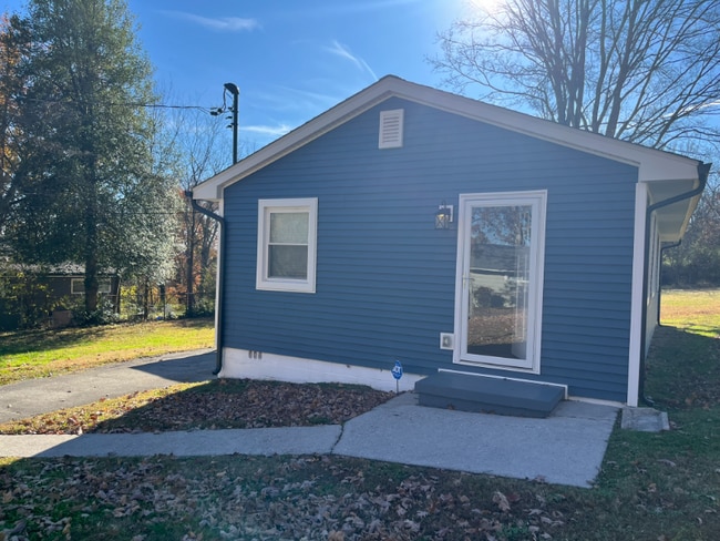 5509 5th St, Knoxville, TN 37918 - photo 2