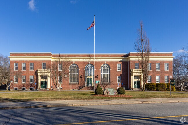 The front arrival area at the Greenwood School in Wakefield, MA.