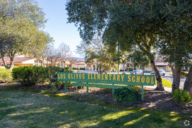 Los Olivos Elementary School a reputable school in the area.