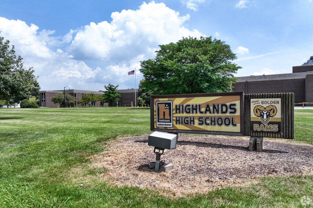 Highlands Senior High School, Rankings & Reviews