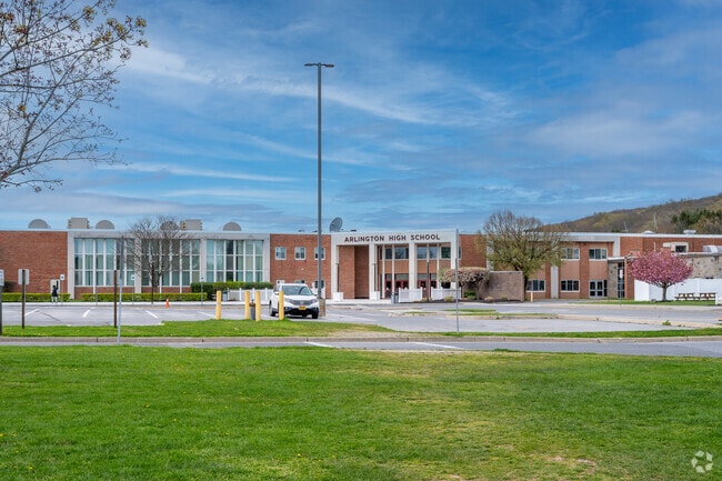 Arlington High School serves students in the Outlying Dutchess County community.