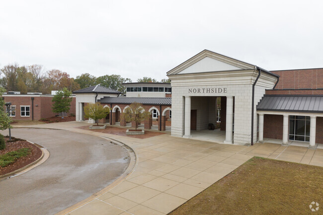 Northside Elementary serves 723 students in grades 2-3 in Clinton, MS.