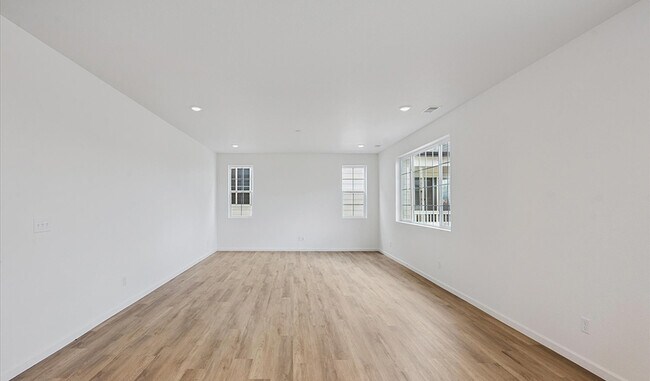 4325 Elkwood Ct, Johnstown, CO 80534 - photo 6