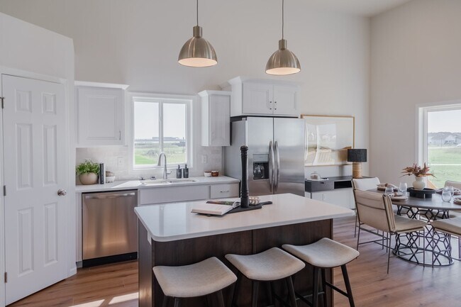 933 David Dr unit 36848291, Grand Forks, ND 58201 - photo 5