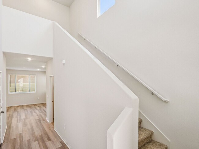 28570 Via Navarra, Temecula, CA 92591 - photo 5