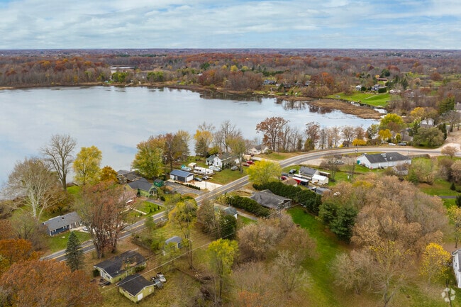 With over ten lakes in Oregon Township there are also lakeside properties to be found.