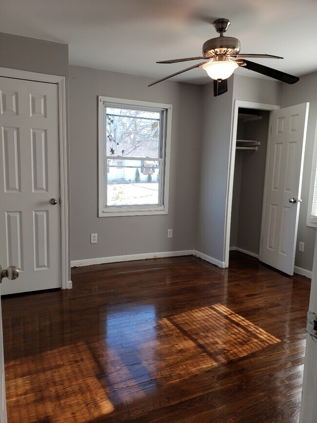 4501 N Tracy Ave, Kansas City, MO 64116