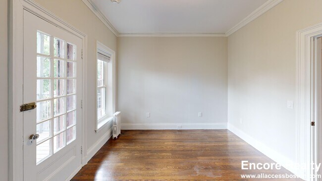6 Radcliffe Rd unit 7, Allston, MA 02134 - photo 4