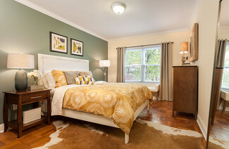 243 Gerry Rd Unit 4, Chestnut Hill, MA 02467