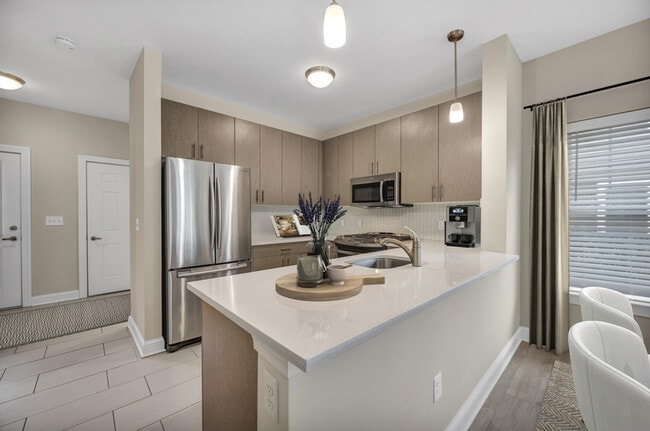 Aspen Green at Simsbury, Weatogue, CT 06089 - photo 2