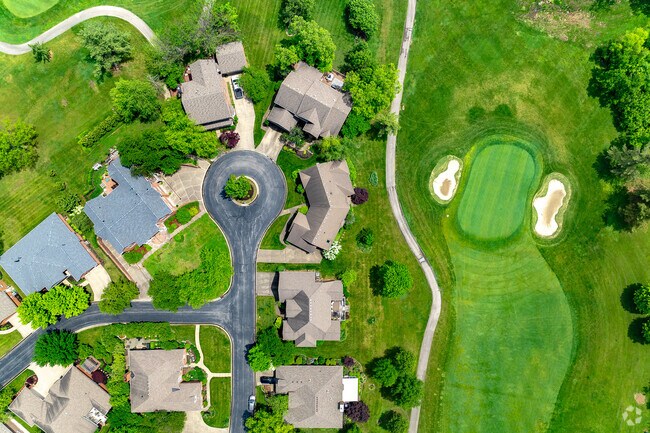 Winburn-Griffin Gate residents enjoy cul-de-sac living built throughout the golf course.