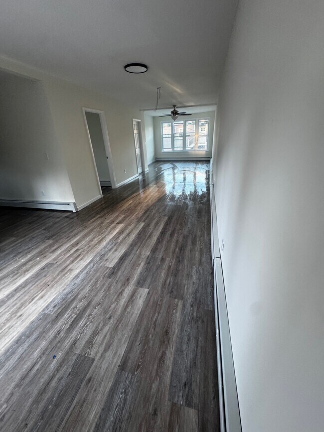 23 Old Lake Rd unit Apartment 4, Dallas, PA 18612 - photo 6