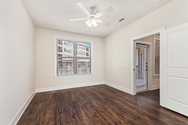 Mariposa Communications Parkway 55+ Apartment Homes, Plano, TX 75024 - photo 7